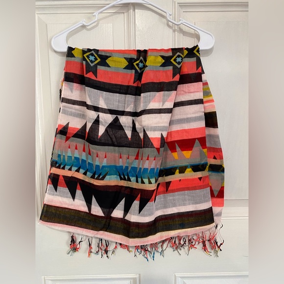 Printed Fringe scarf - Picture 3 of 3